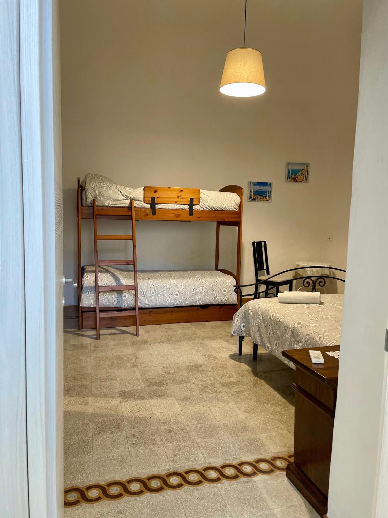 Mena Holiday House Villa Sant'Agnello Buitenkant foto